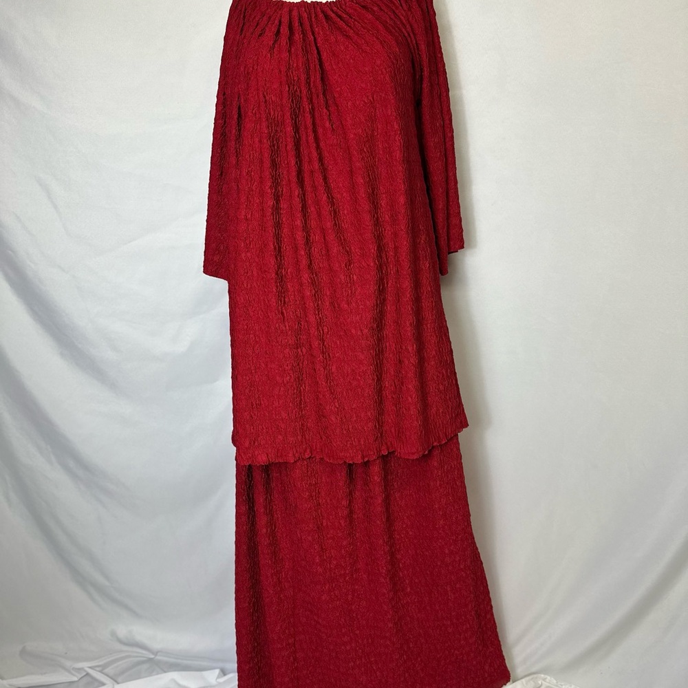 UNBRANDED STUNNING RED CRINKLE SKIRT SUIT LARGE/XL No Tags